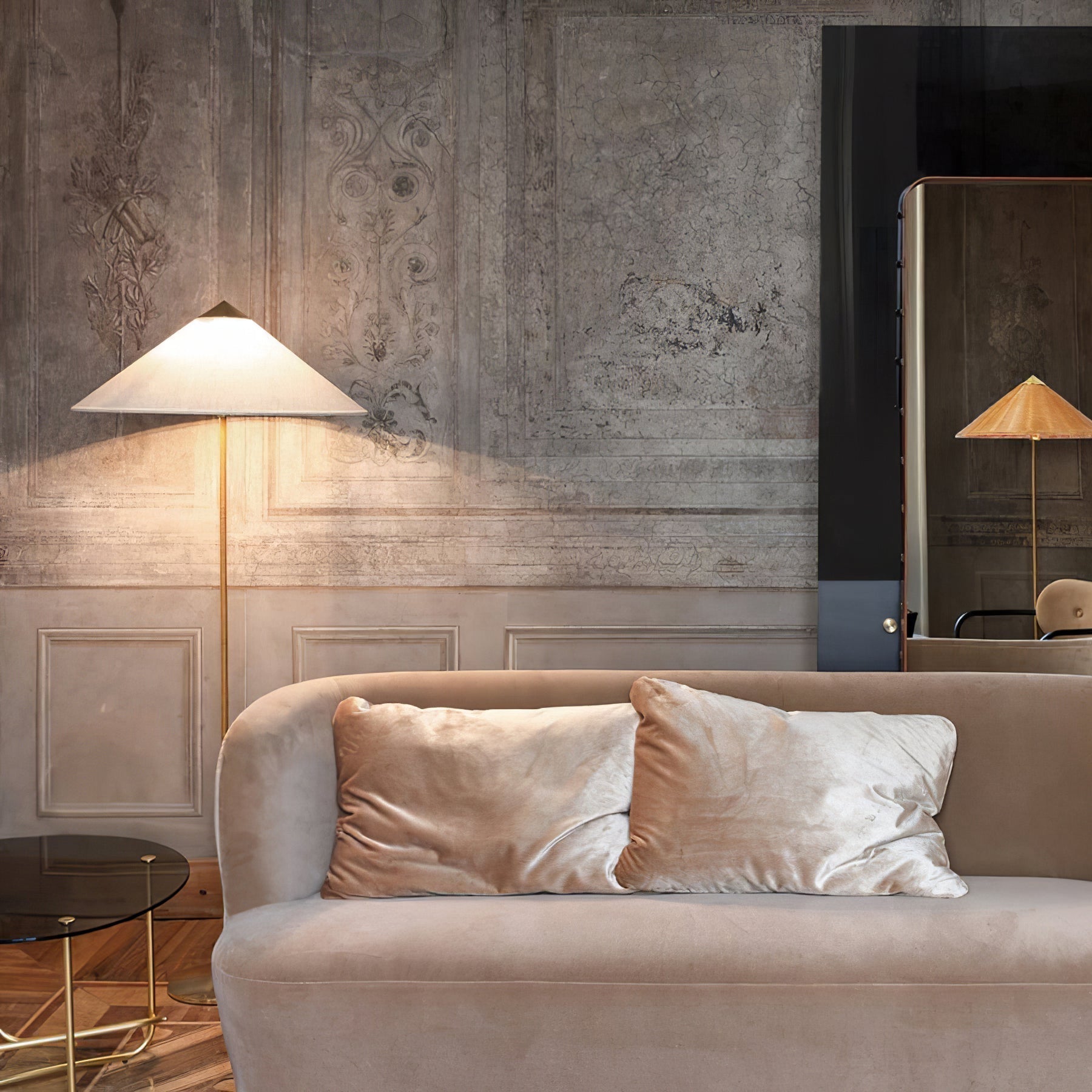 9602 Floor Lamp