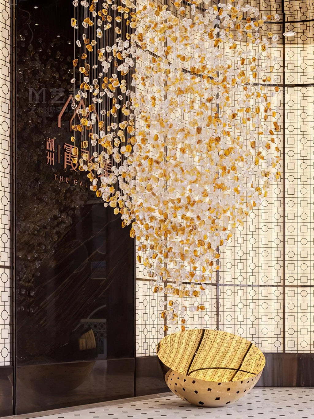 Lustre de pedra de cristal multicolorido