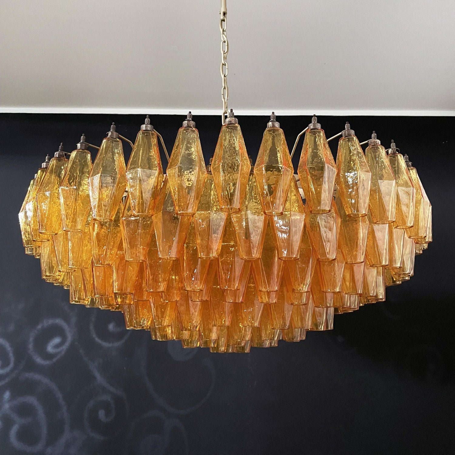 Lustre de vidro âmbar em losango de Murano